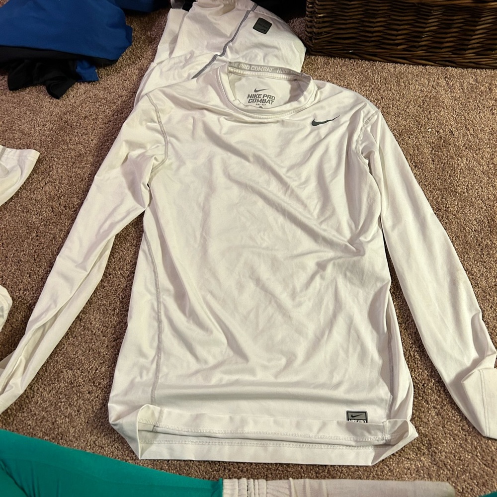 Boys/men’s Nike long sleeve